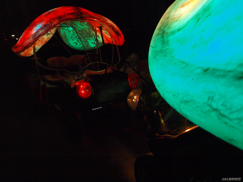Illustration for article titled A Pair Of Golf Karts Turned Fiberglass Color-Changing Bugs In The Manhattan Blackout